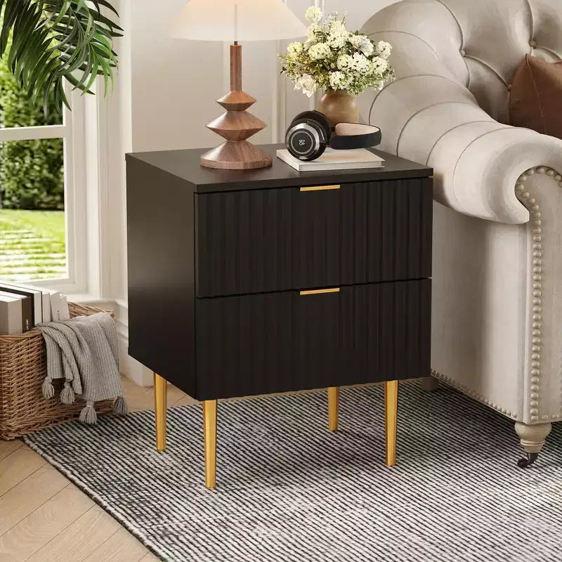 Comodino moderno con scanalature, confezione da 2, con 2 cassetti, comodino laterale oro e legno per camera da letto, appartamento, design elegante