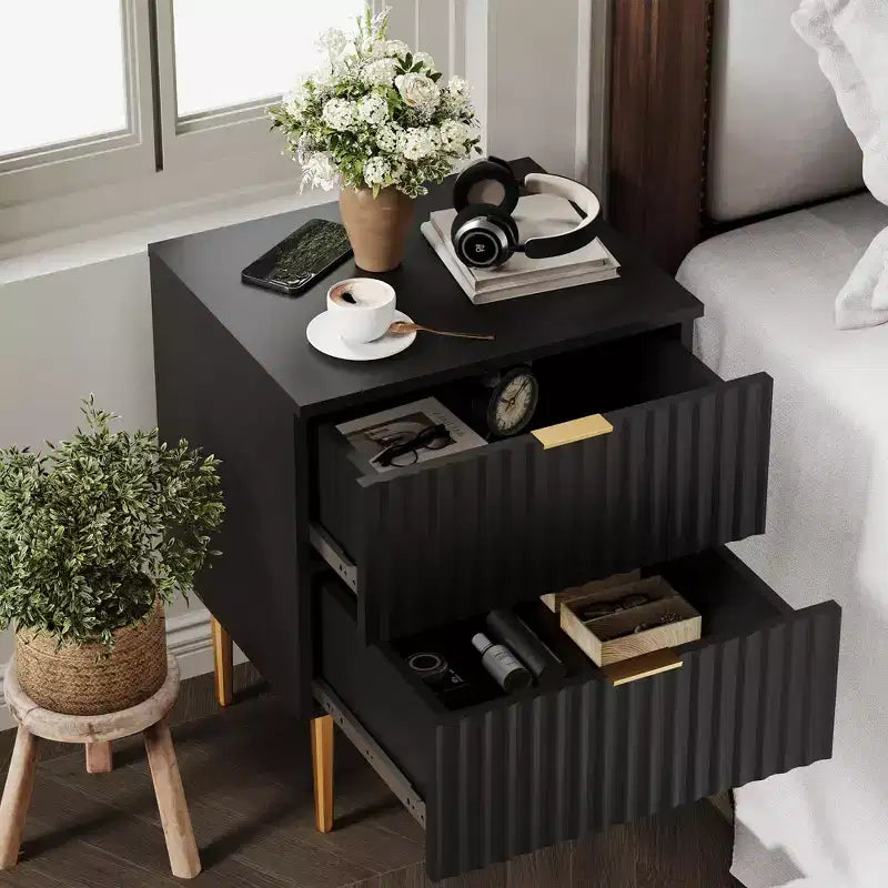 Comodino moderno con scanalature, confezione da 2, con 2 cassetti, comodino laterale oro e legno per camera da letto, appartamento, design elegante