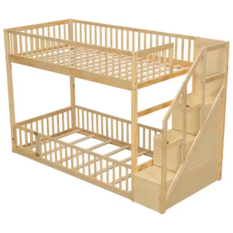 Letto a castello Twin su Twin con struttura e sponde a forma di staccionata, scaletta con contenitore